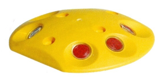 Semi-circular acrylic cat's eye equipped with 6 reflectors, diameter 12 cm